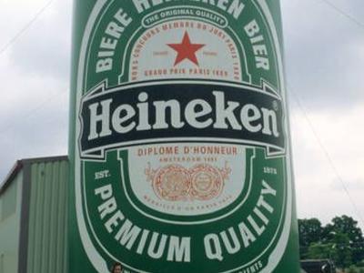 Aufblasbare Dose für Heineken