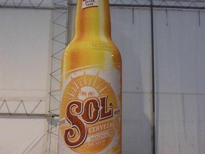 Aufblasbare Flasche Sol Studio 55