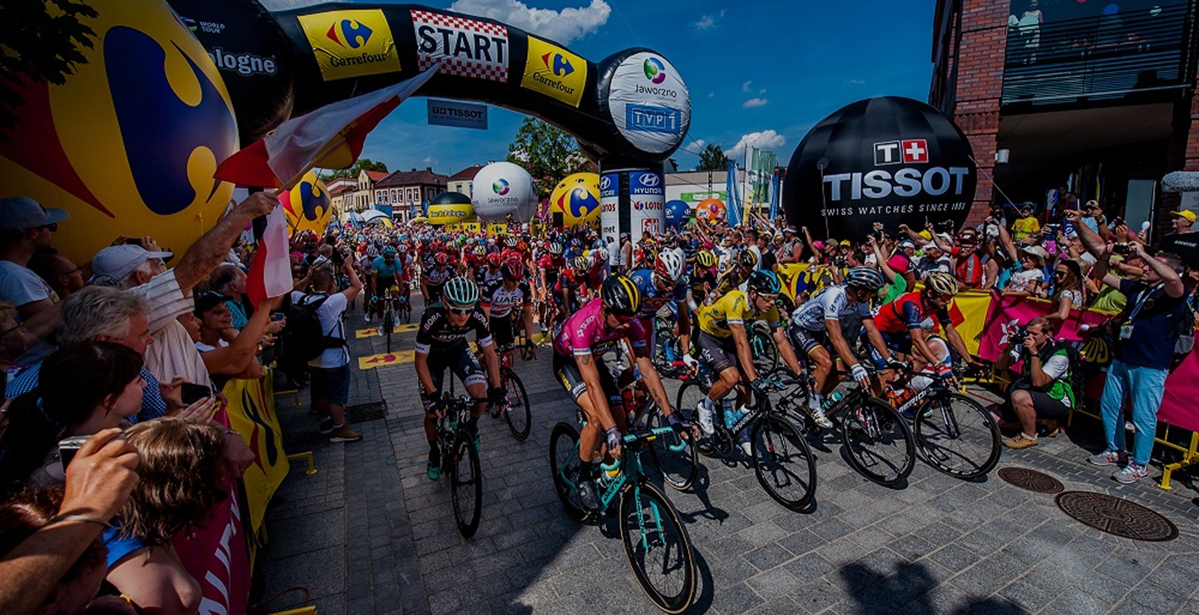 Luftgefüllter Bogen zur Markierung des Starts bei der Tour de Pologne